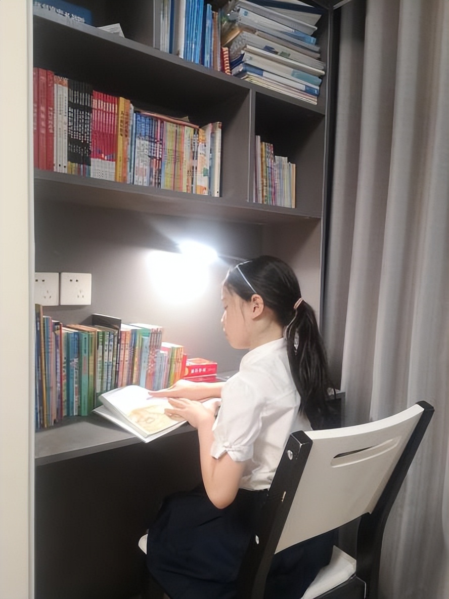 与书同行，不负春光——记天府新区华阳实验小学读书月活动