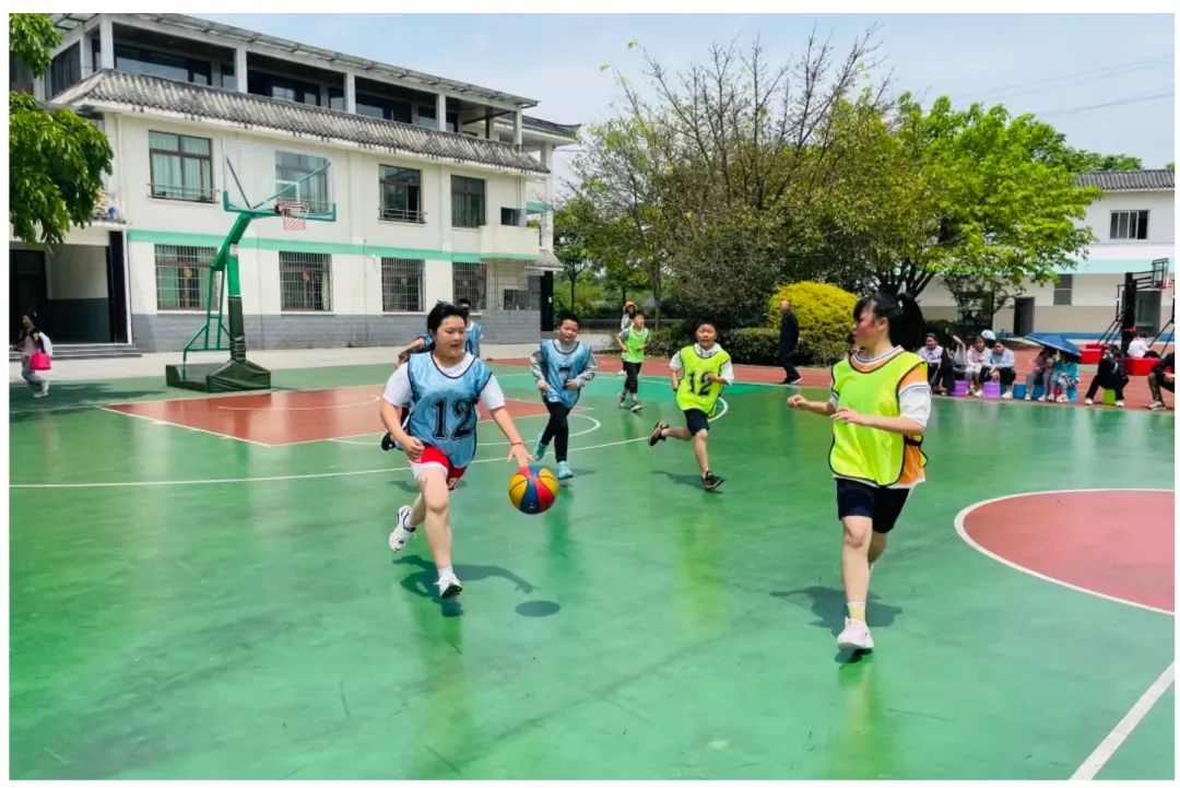 四川天府新区大林小学开展校园篮球班级联赛系列活动