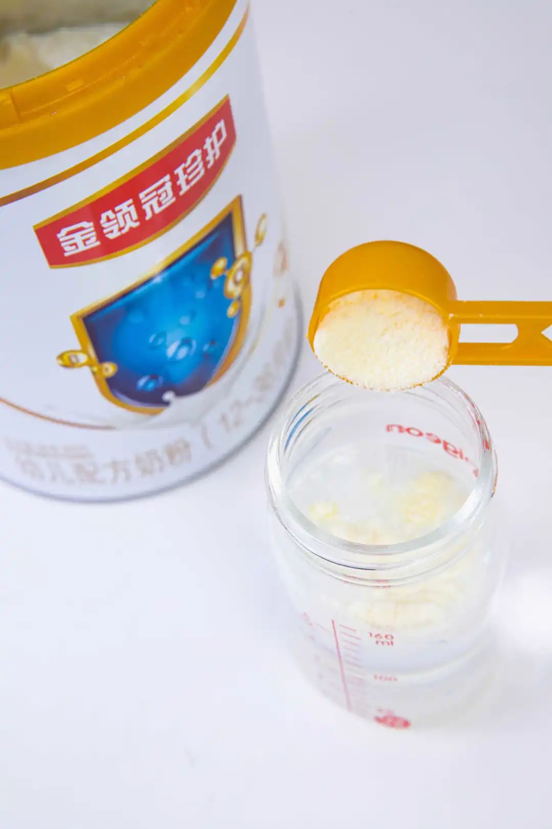 怎么选择奶粉看准这几点挑出好奶粉（如何正确的选择好的奶粉）