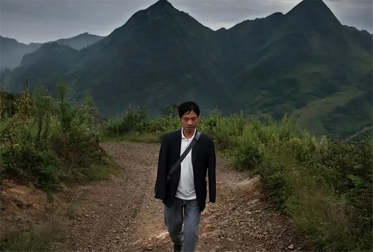 乡村无臂老师江声发：代课18年无法转正，肢体残疾不应该是障碍