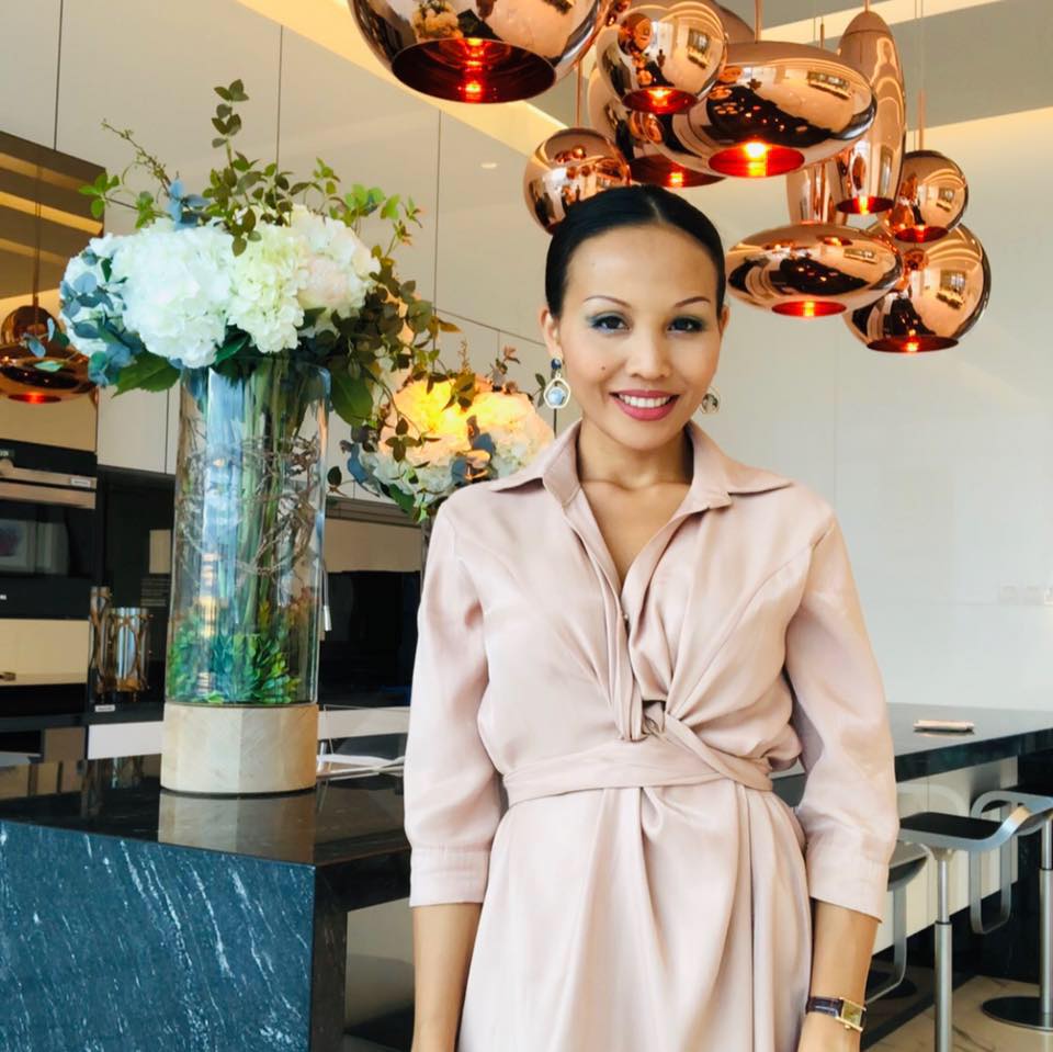 奇幻泰国的奇葩网红：创傍大款培训班，炫超过5000名富豪约会记录