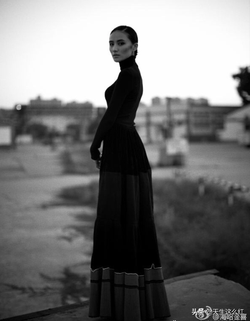 30岁超模如何拿下李亚鹏？我更好奇50岁李亚鹏如何拿下小美女