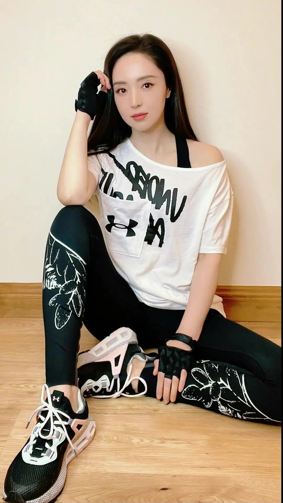 明星美图壁纸：董璇，优雅动人，太好看了