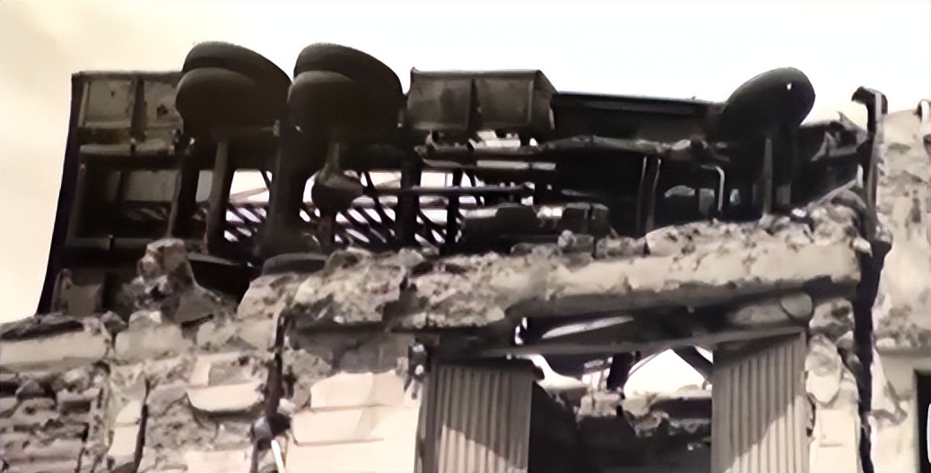 瓜达拉哈拉爆炸事故（1992年墨西哥下水道连环爆炸有多恐怖？整条街都坍塌了，车都炸飞）