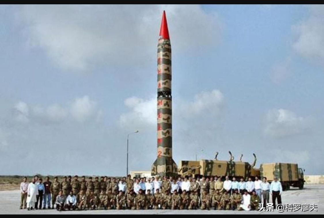 沙欣1a(印度部署S400系统，巴铁试射沙欣导弹，到底谁是南亚战场之王？)