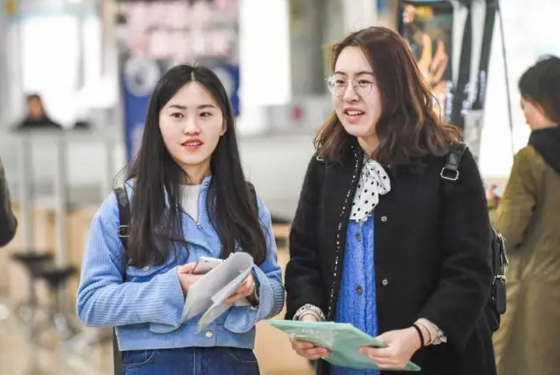 考研170分就能上“双一流”大学？看到专业学费后，考研人秒懂了