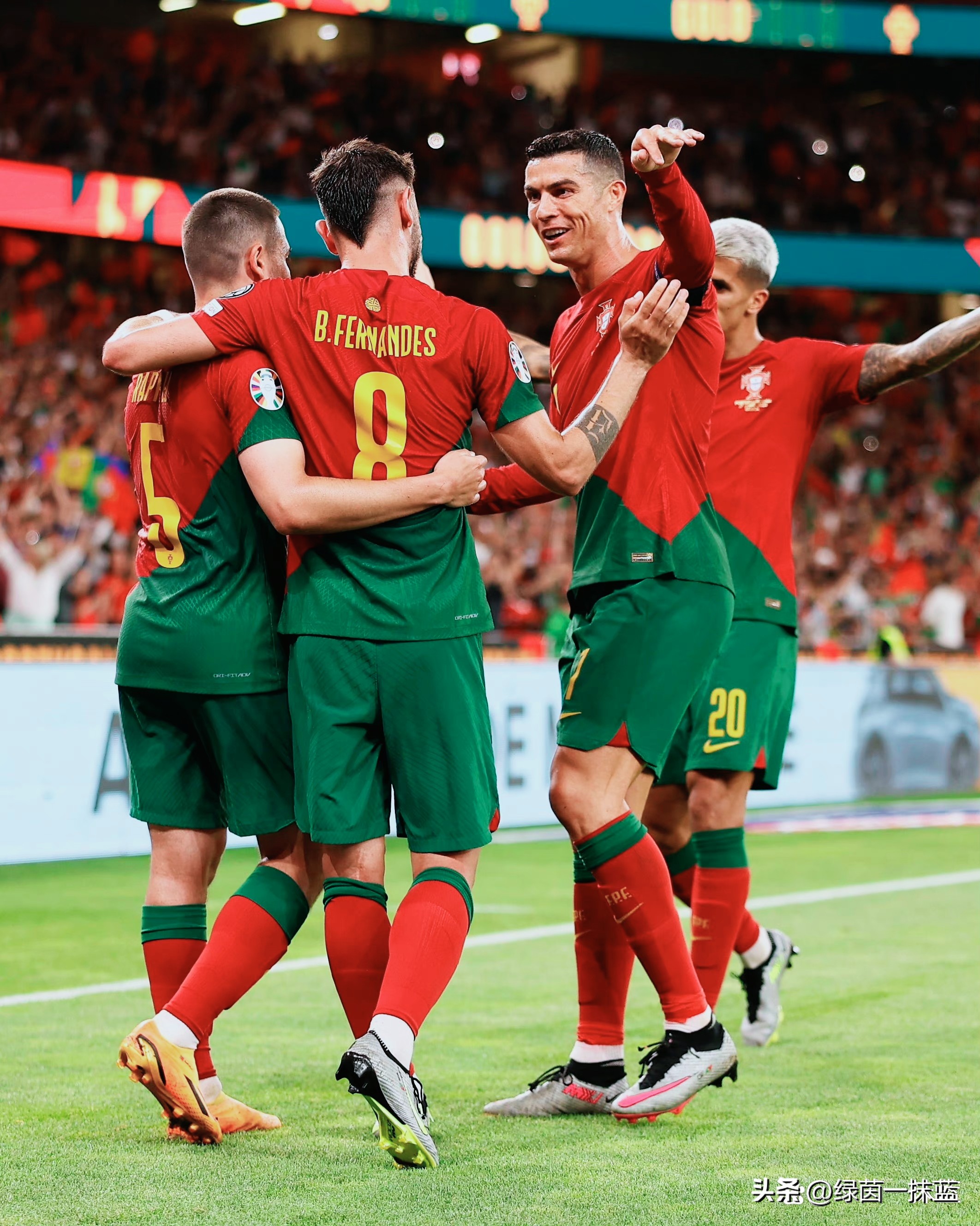 欧洲杯预选赛葡萄牙3：0大胜波黑，葡萄牙积9分领跑积分榜