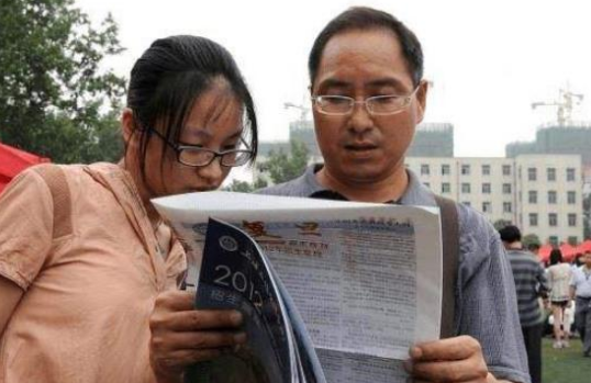 河南这3所大学“钻空子”，学生毕业后很难找到工作，报考需注意