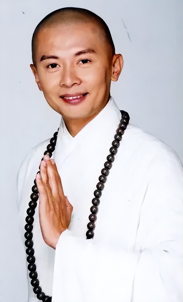 身后事靠朋友，靠救济金度日，这9位港星晚年生活，比你想的凄惨