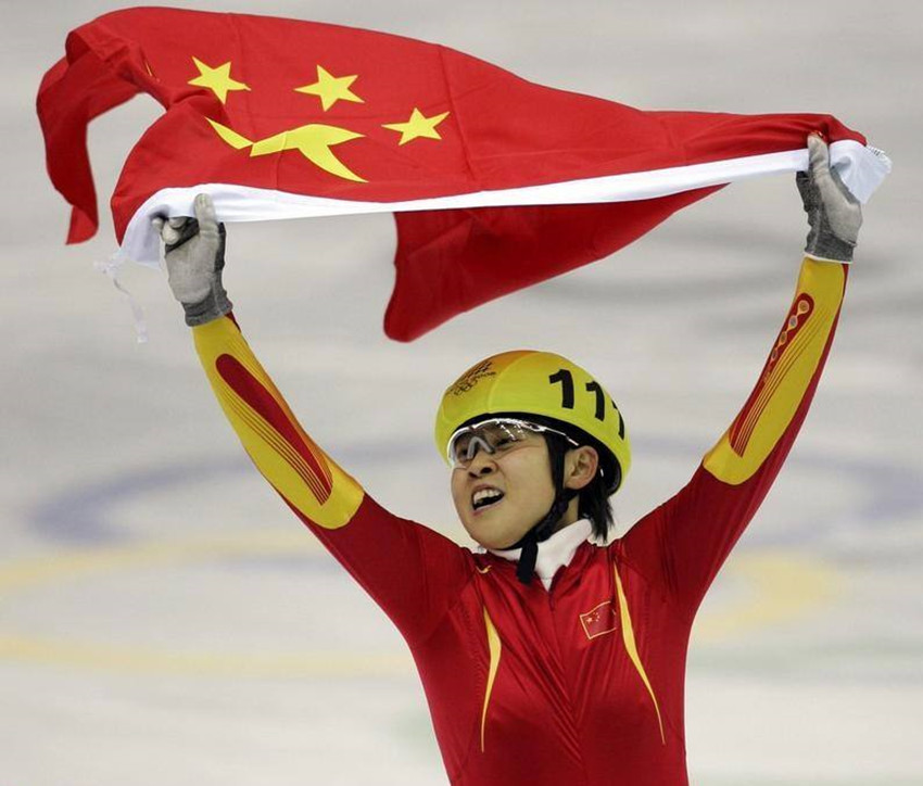 王蒙还是主教练吗(李琰曾一怒之下把王濛逐出国家队,为何后来王濛跪地