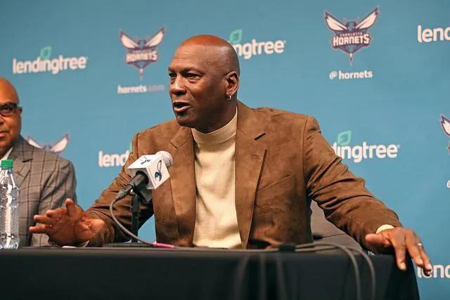 詹姆斯投资的产业（生涯薪资超4.3亿美元，“投资达人”詹姆斯身价超过乔丹了么？）