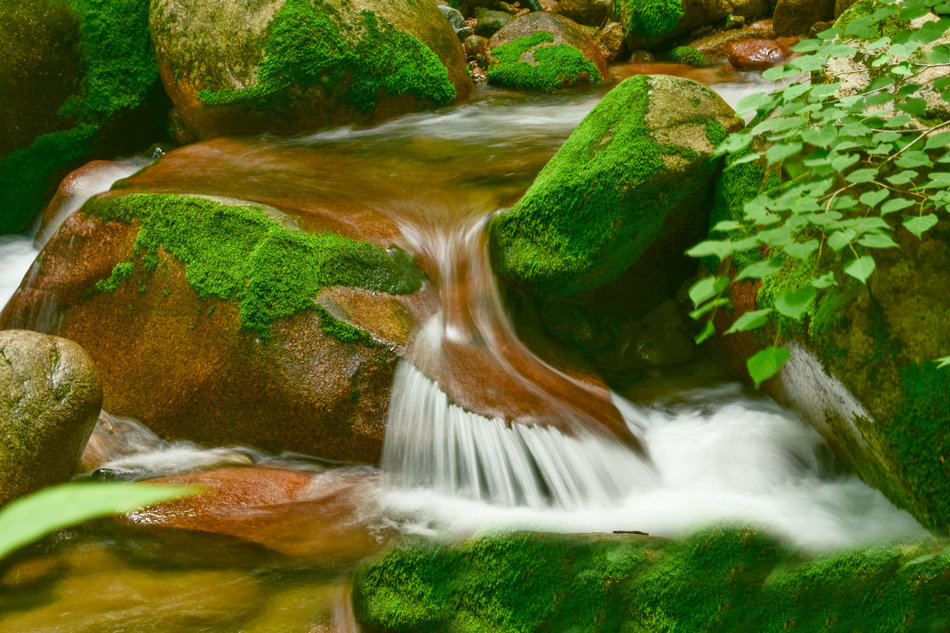 天水桃花沟里水潺潺