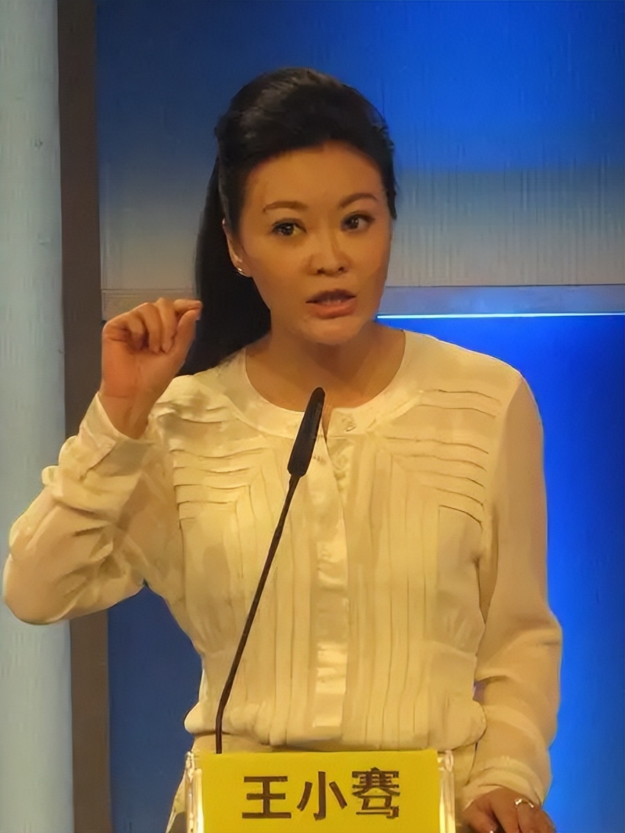 8位红极一时的央视主持人现状，61岁未婚，直播带货，身家过亿