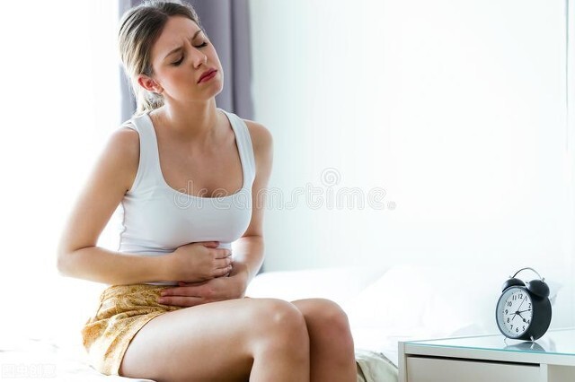 姨妈期间量少如何调理？中成药治疗痛经有妙招
