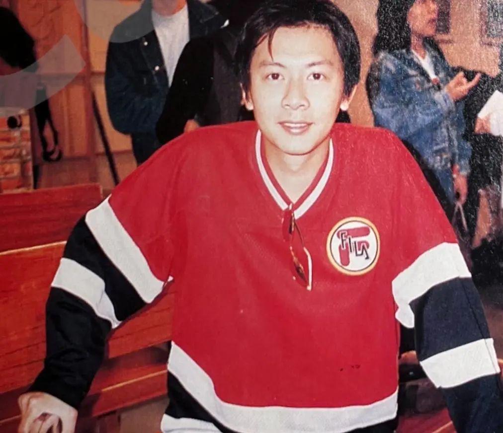 何宝生:曾比肩古天乐,出演《笑傲江湖》,却放弃百亿家产出家