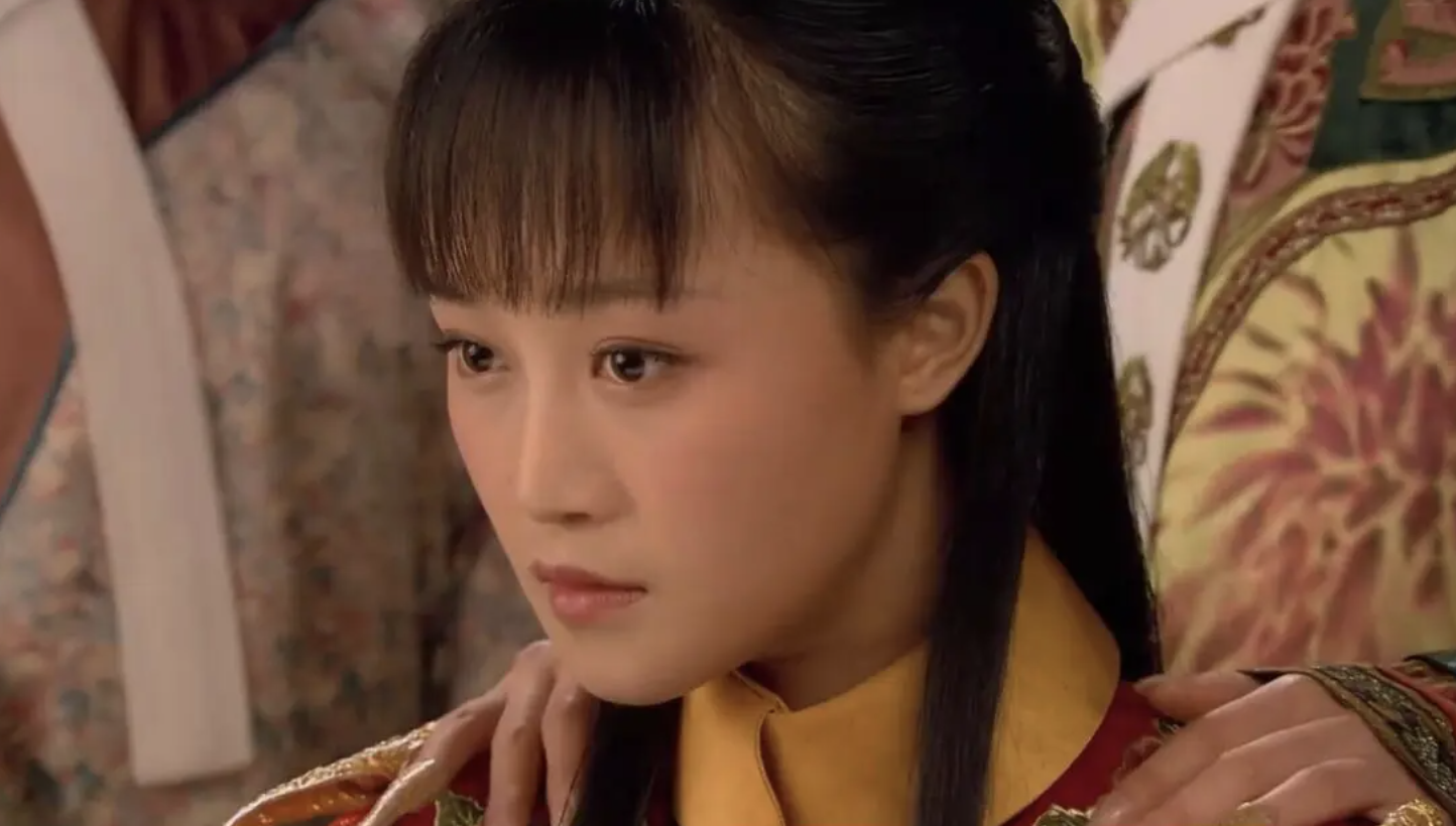 《甄嬛传》十位演员现状，多人已无人问津，有人塌房，有人被网暴