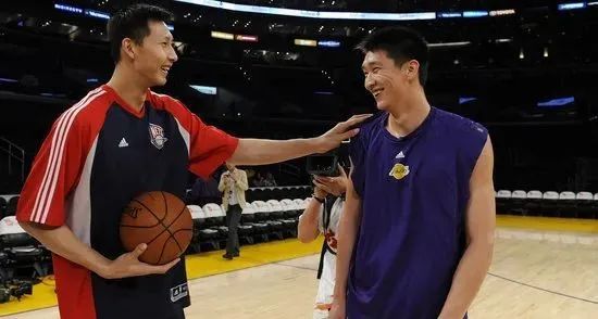 周琦为什么被nba裁了（服了！周琦离开火箭的原因曝光）