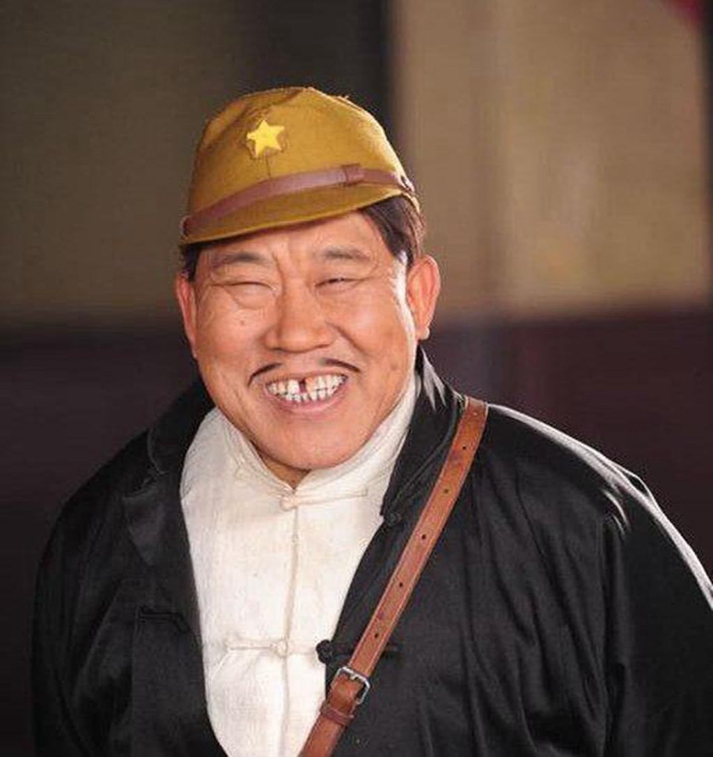 从此之后,杜旭东用一部部经典的作品证明了他自己,即使长相不被其他人