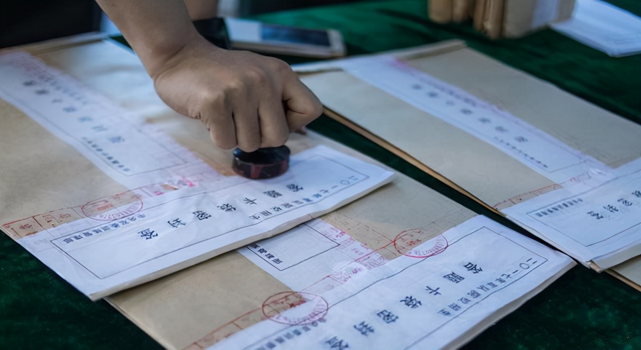 19年前高考试卷被盗，启用难度极大的备用卷，无数考生命运被改写