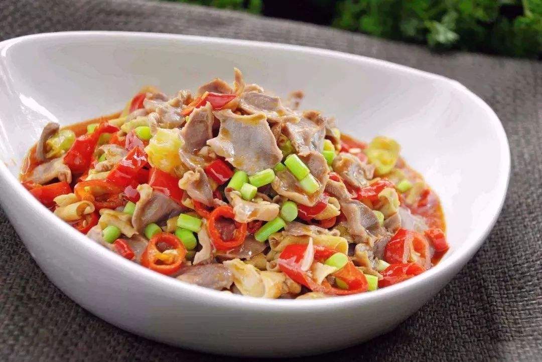 鱼肚怎么做好吃(教你营养解馋的酸辣炒鱼肚,美味过瘾超下饭,大家都吃