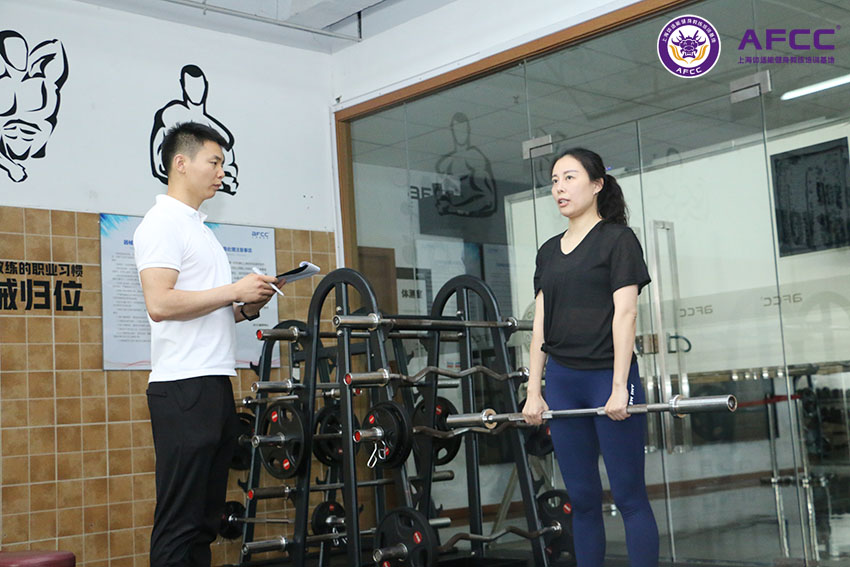 零基础私人教练培训班（北京私人教练培训学校哪个好呢）