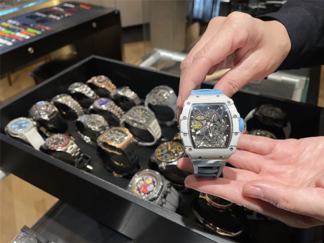 理查德米勒、百达翡丽！案值高达2亿元！厦门海关破获“水客”走私高档手表案