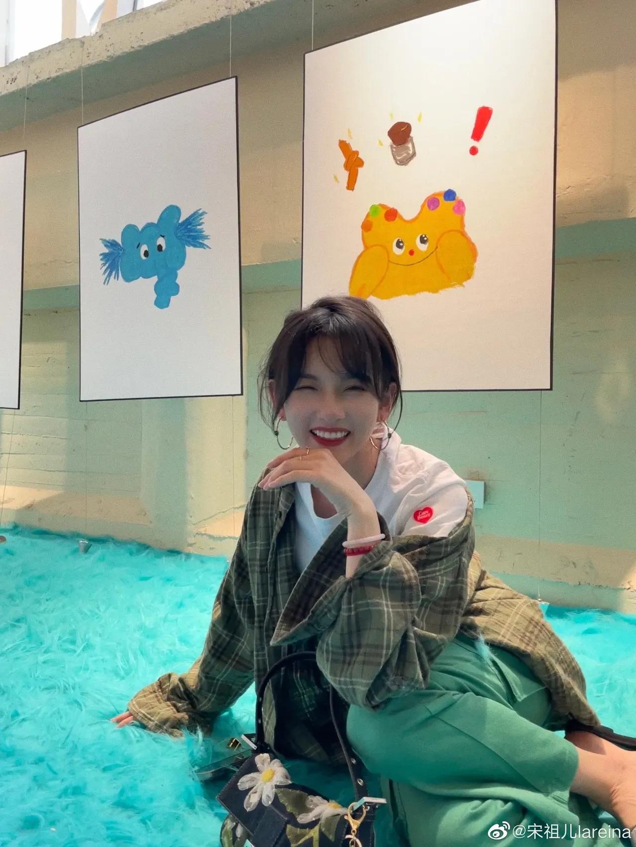 张天爱、杨幂杂志大片，清纯唯美，炫彩多姿