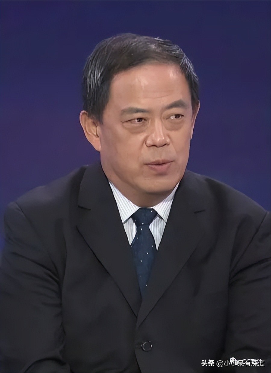 评论员吴大辉，他憨厚的外表下，笨拙地表达中，爆出巨量的惊喜