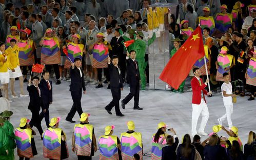 历届奥运会开幕式的中国旗手，两人两次；也有女队员；有的不熟悉