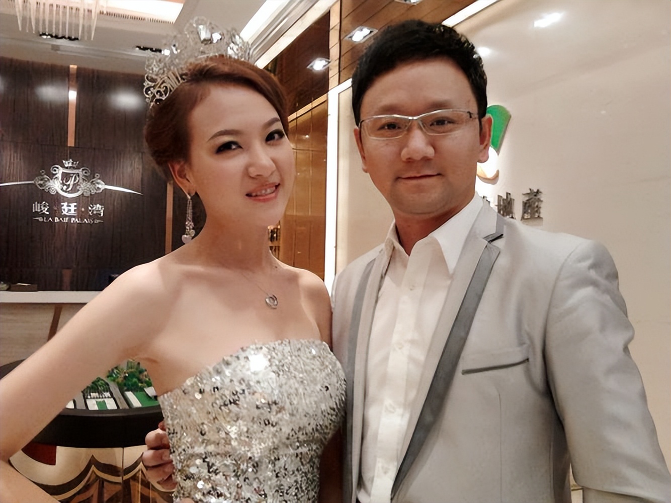 薛乐:36岁辞职广东台,回家带小孩,40岁成为网红,妻子是他骄傲