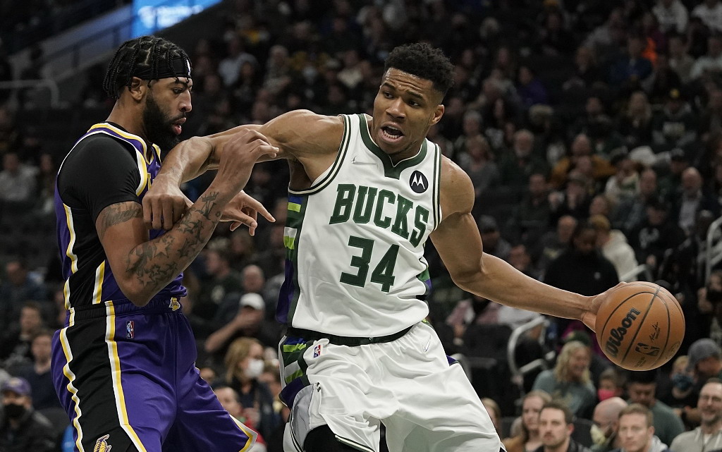 nba比分直播有哪些地方（今日！央视不转，2平台直播NBA湖人VS雄鹿，詹姆斯+浓眉PK字母哥）