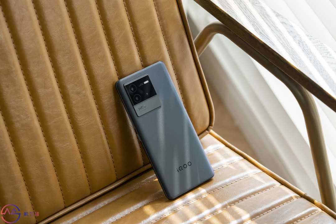 4月手机推荐：中端机性价比突出，现在买还是等618？