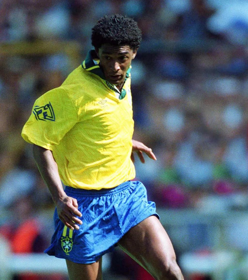 86年世界杯巴西队对西班牙（1986世界杯赛上的桑巴军团-巴西队）