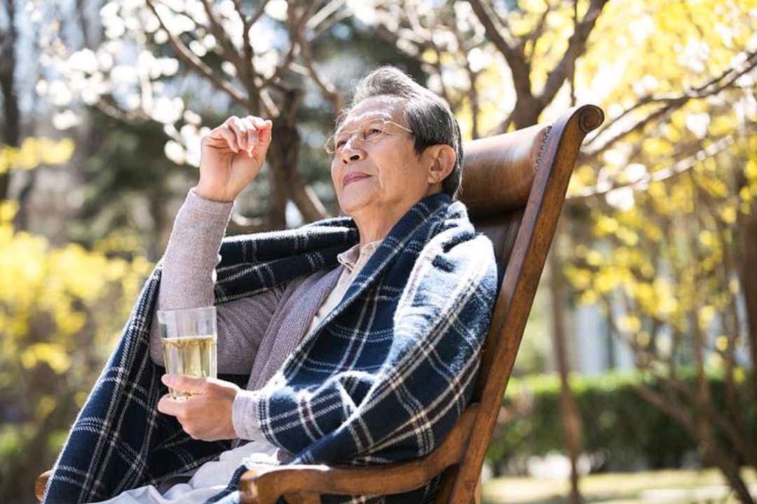 冬季想要驱寒养阳,具体怎么做?除了多晒太阳还可以多做2件事