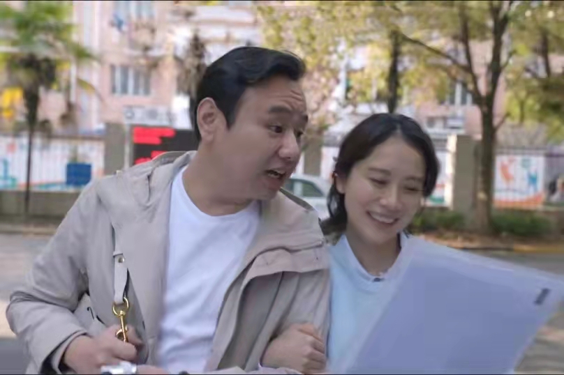 《心居》：老公去世，连儿子学费都付不起的冯晓琴，高嫁女得到啥