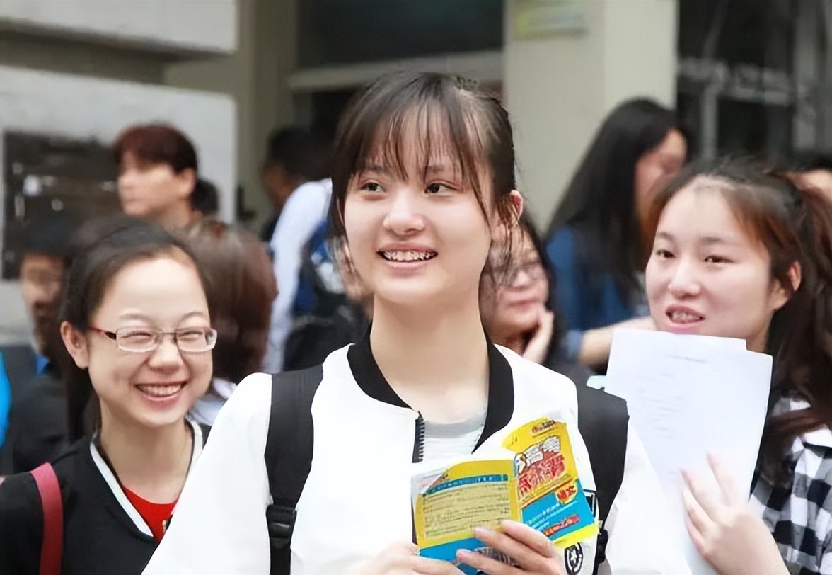 高考时间出炉，多地改变高考时间，不少家长都很担忧学生成绩