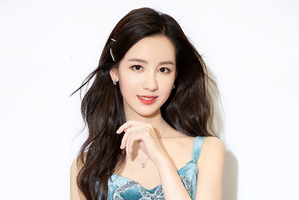 颜值不足脖子凑！这8位女星的天鹅颈太优越，气质一下就出来了