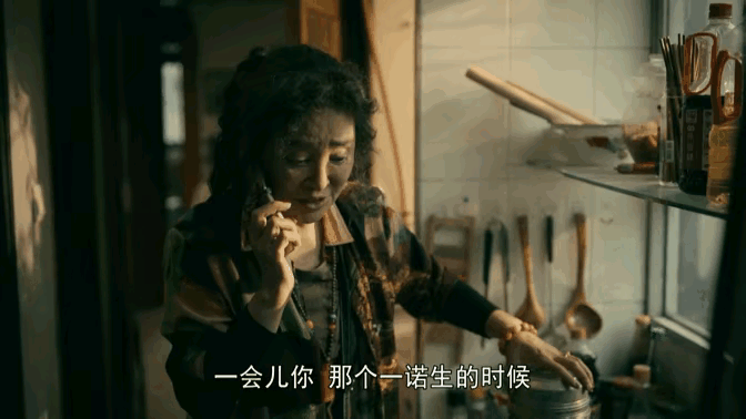 老戏骨火出圈，李勤勤在《亲爱的小孩》中的表演，凭什么这么豪横