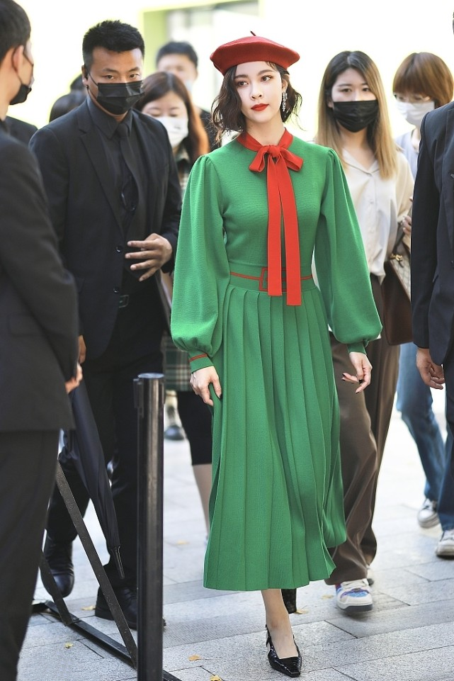 绿色服装的穿搭建议