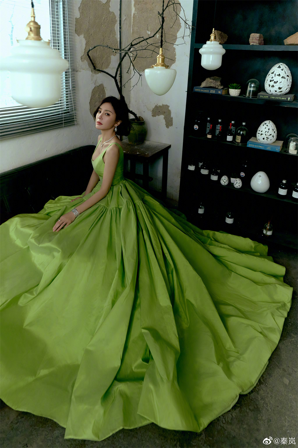 国剧盛典女星造型:于文文最性感,关晓彤最高贵,秦岚最娇媚