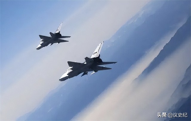 她是中国首个战机女飞行员，年仅30岁逝世，父母：交给党不后悔