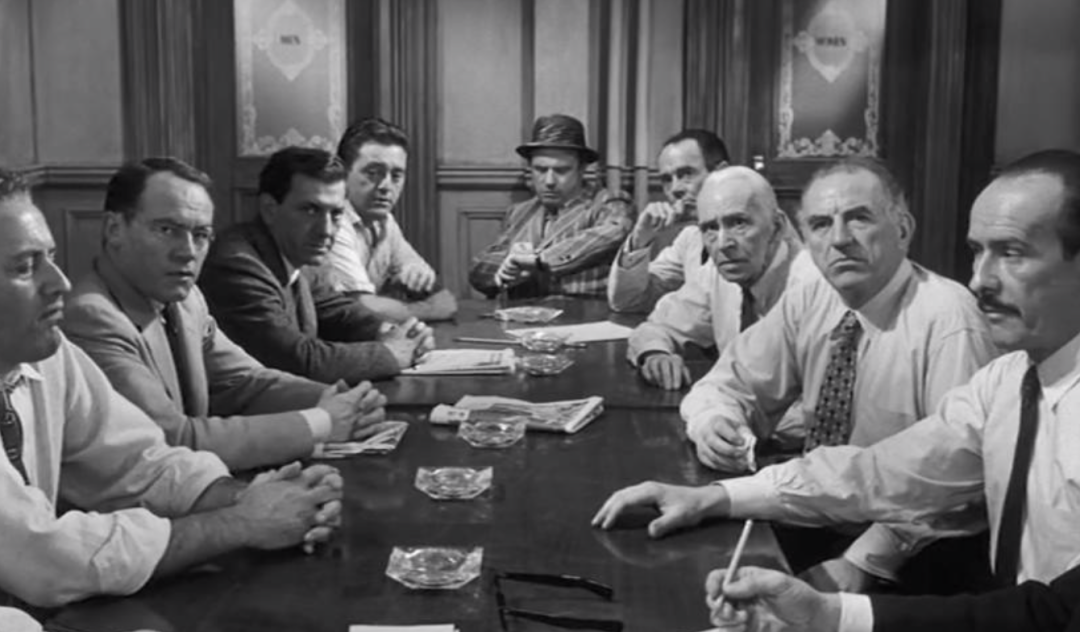 为什么19天拍完的《十二怒汉》，被翻拍了65年依旧超越不了57版？