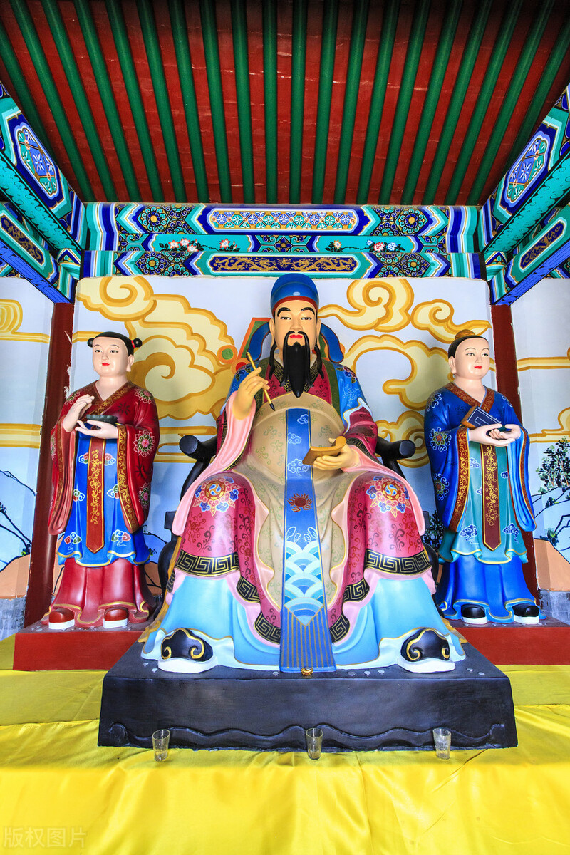 阴历二月初三文昌诞，准备考学、考取功名之人，都来祈祷和祝福