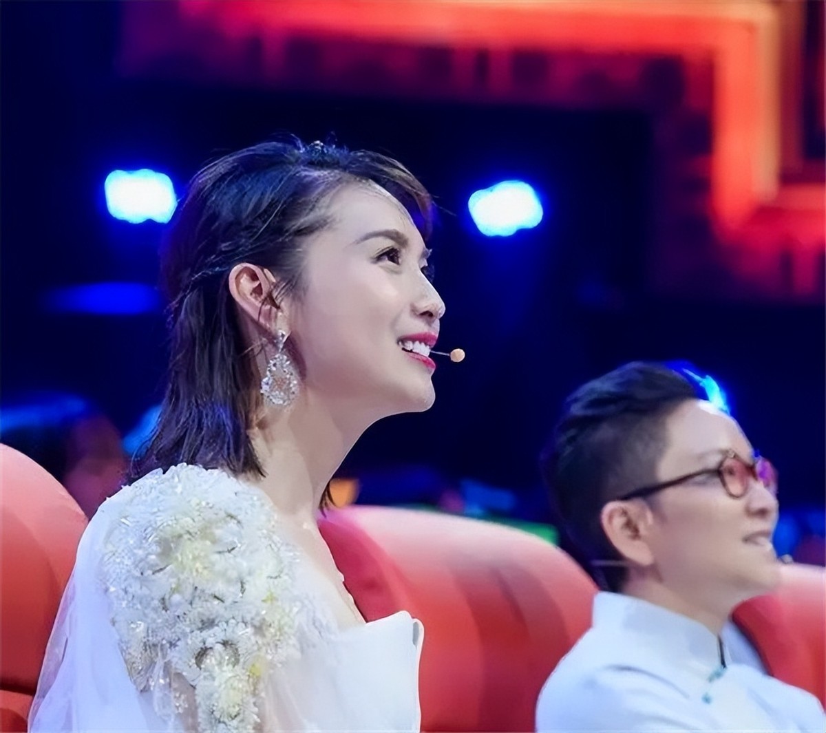 还记得主持人栗坤吗？如今她的近况如何？