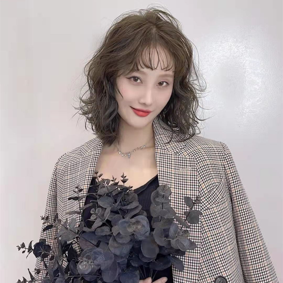 头发稀少适合什么发型?10款时髦大气的流行发型,既显发量又有型