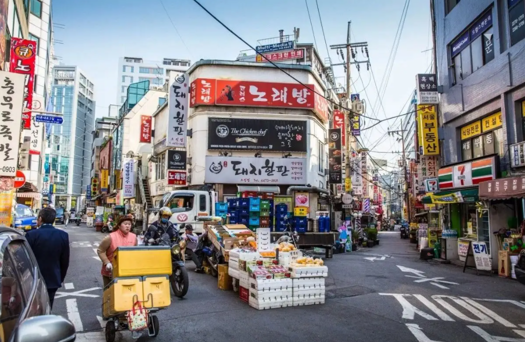 韩日世界杯为什么韩国在钱(身为发达国家，却吃不起白菜？韩国天价白菜的背后隐藏着什么？)