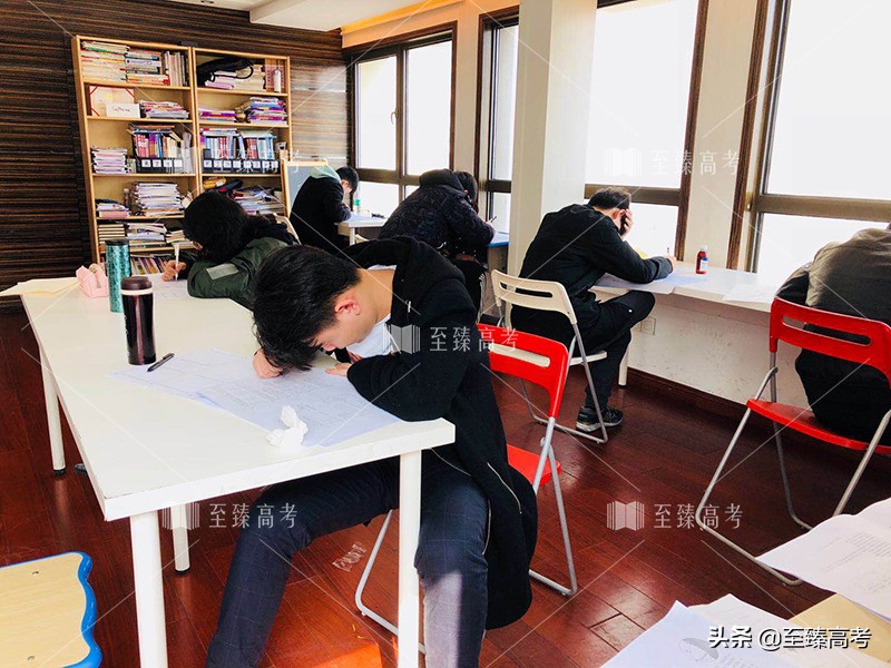 艺术生文化课和专业课比例怎么算：武汉至臻高考培训机构