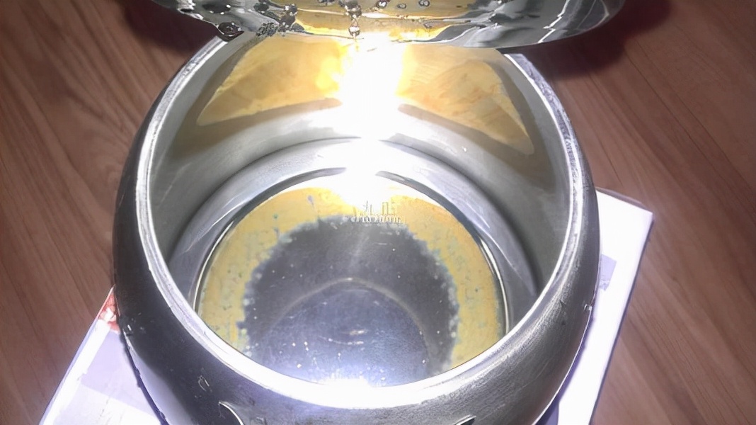 长期喝电热水壶烧的水对身体有害吗？医生忠告：需要注意这3点