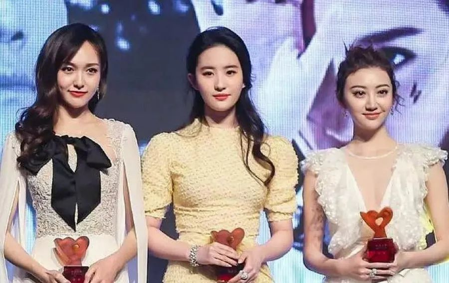 国内公认"六大校花"榜单排名,刘亦菲仅排第四,刘诗诗未入前五