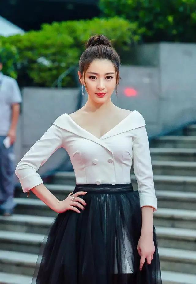 中央戏剧学院甘婷婷 影迷们看过她哪些作品可评论关注转发分享收藏